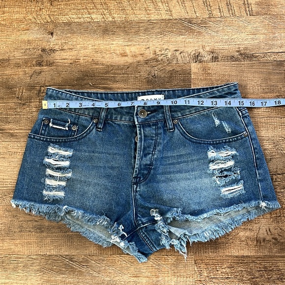 EUC Roxy Denim Shorts - Picture 3 of 7